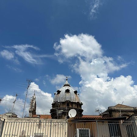 Vista Cattedrale Villa Наполи Стая снимка